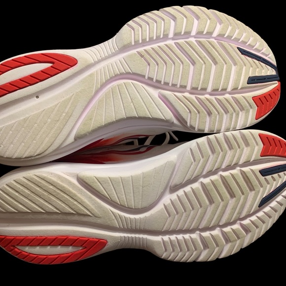 SAUCONY Kinvara USA Red, White, and Blue Running Shoes Woman’s Size 6 - Picture 7 of 10